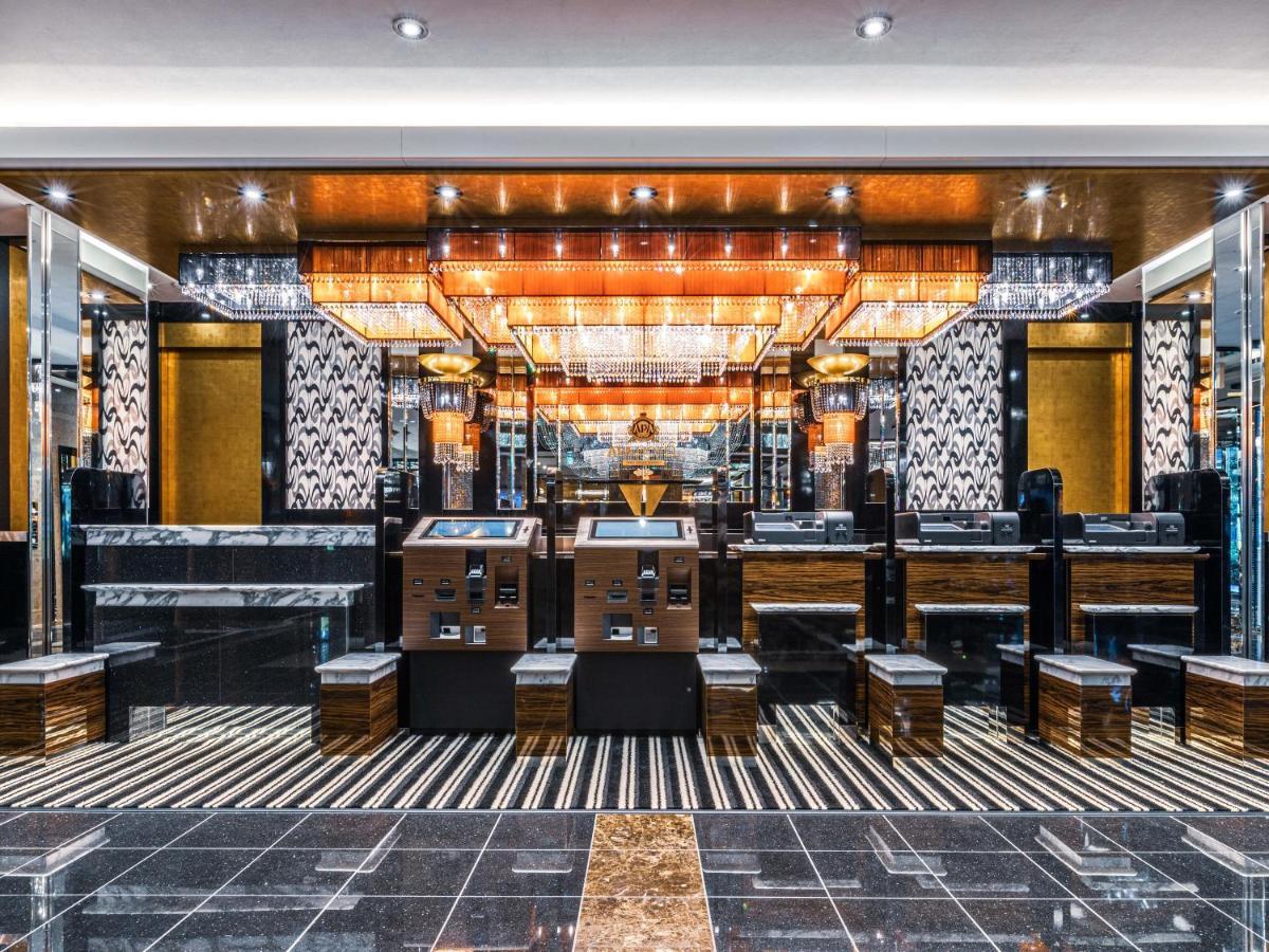 Apa Hotel Shin Osaka Ekimae Esterno foto